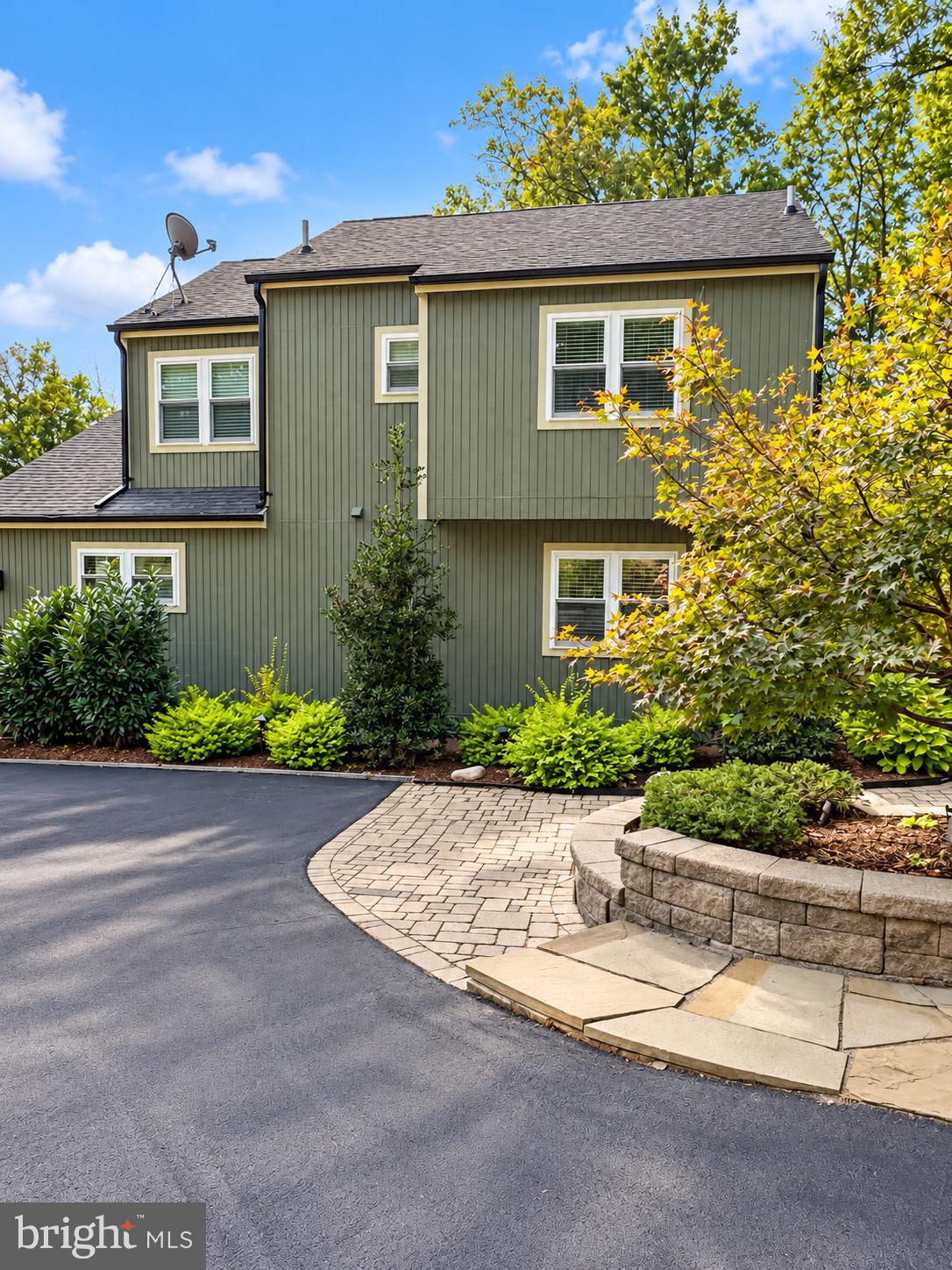 203 FAIRWAY CIRCLE