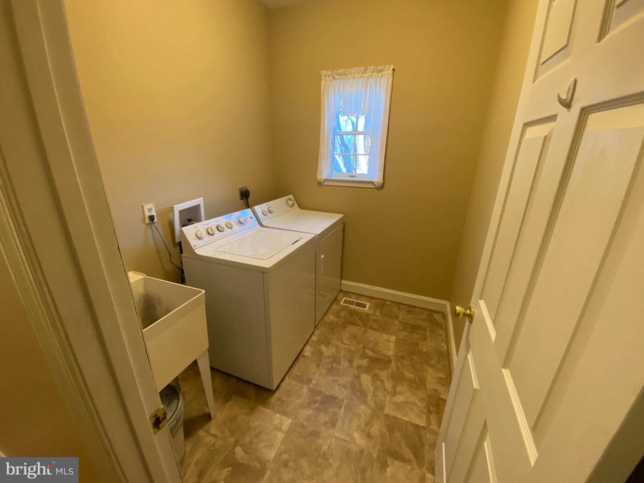 PIKE VIEW ACRES - Residential Lease