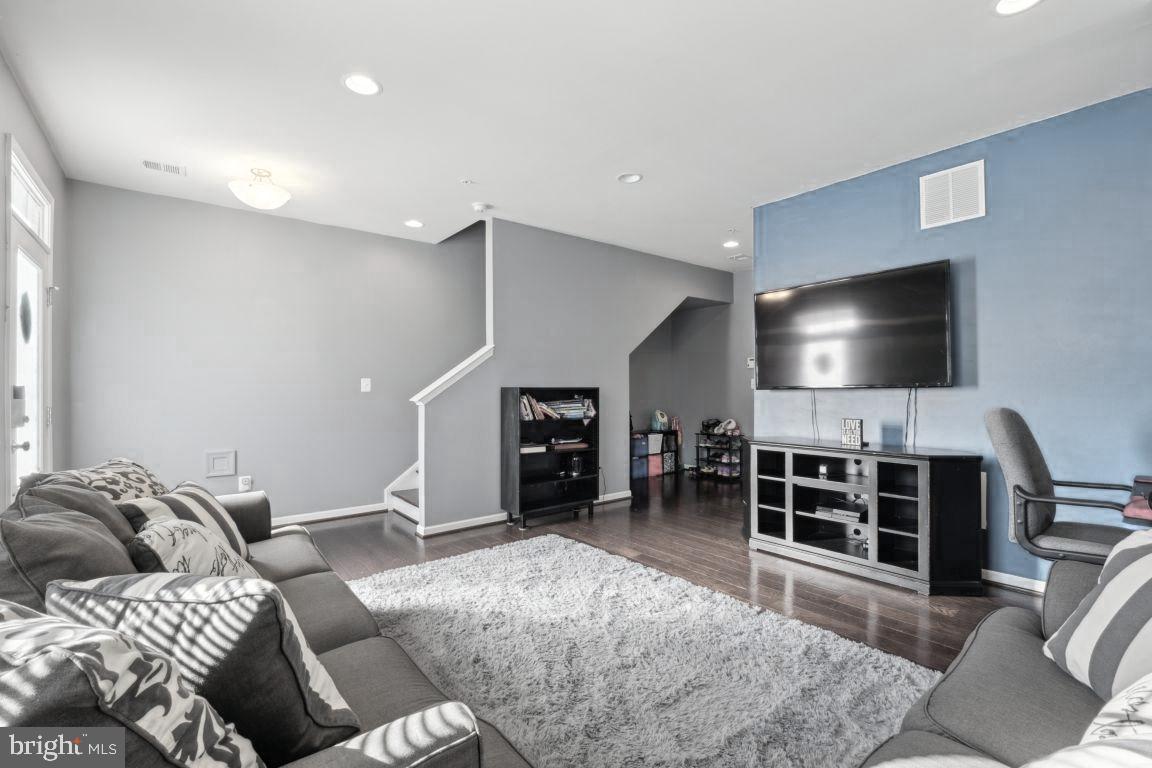 CABIN BRANCH - Residential