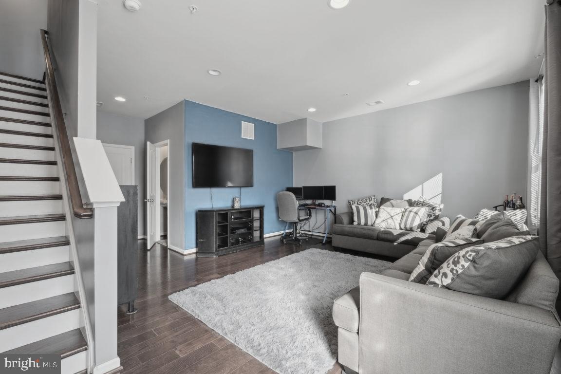 CABIN BRANCH - Residential