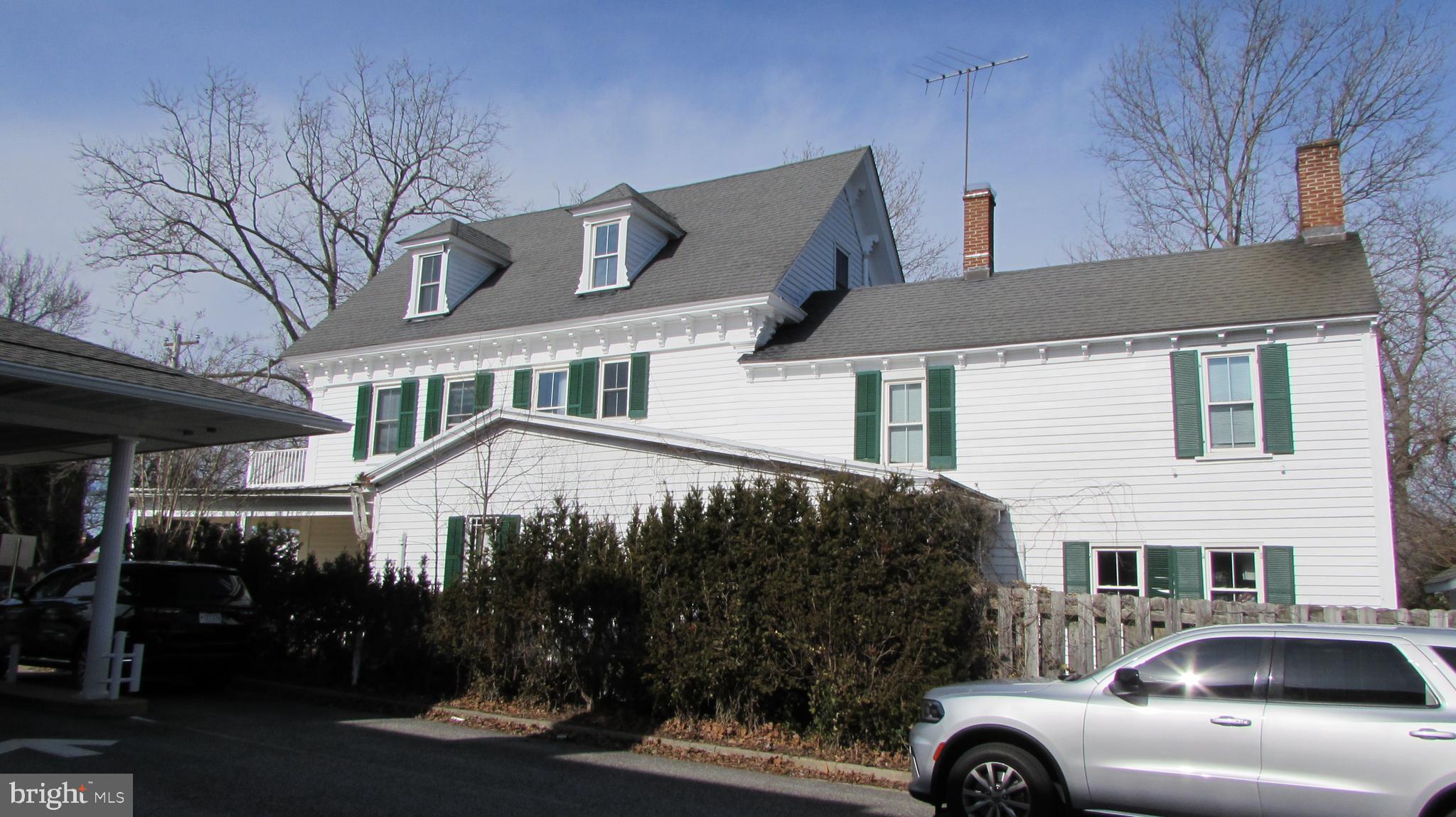 8 N 2ND STREET