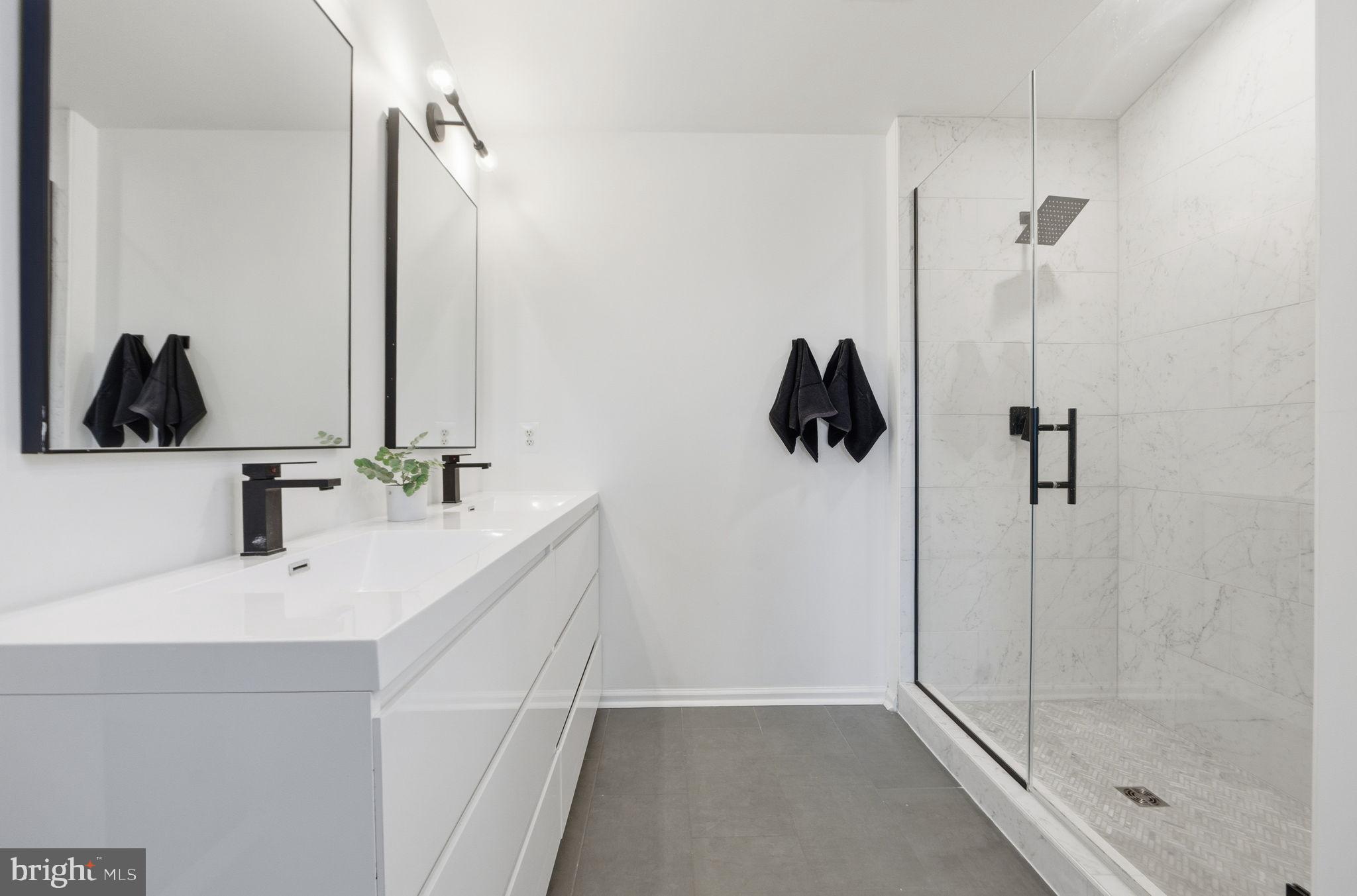 SOUTH RIDING - Residential