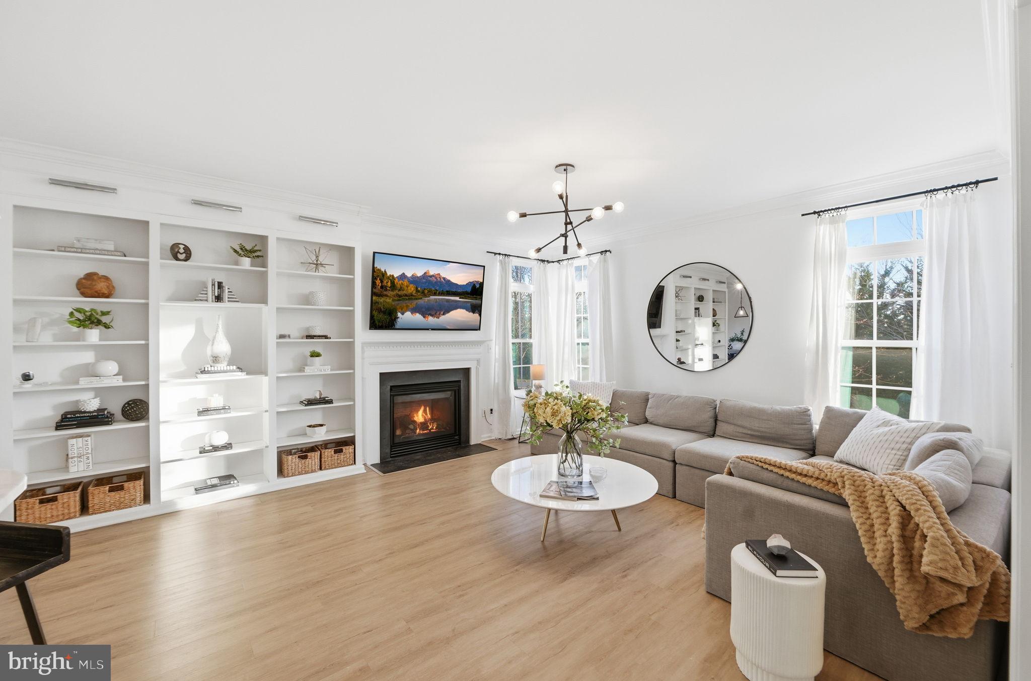 SOUTH RIDING - Residential