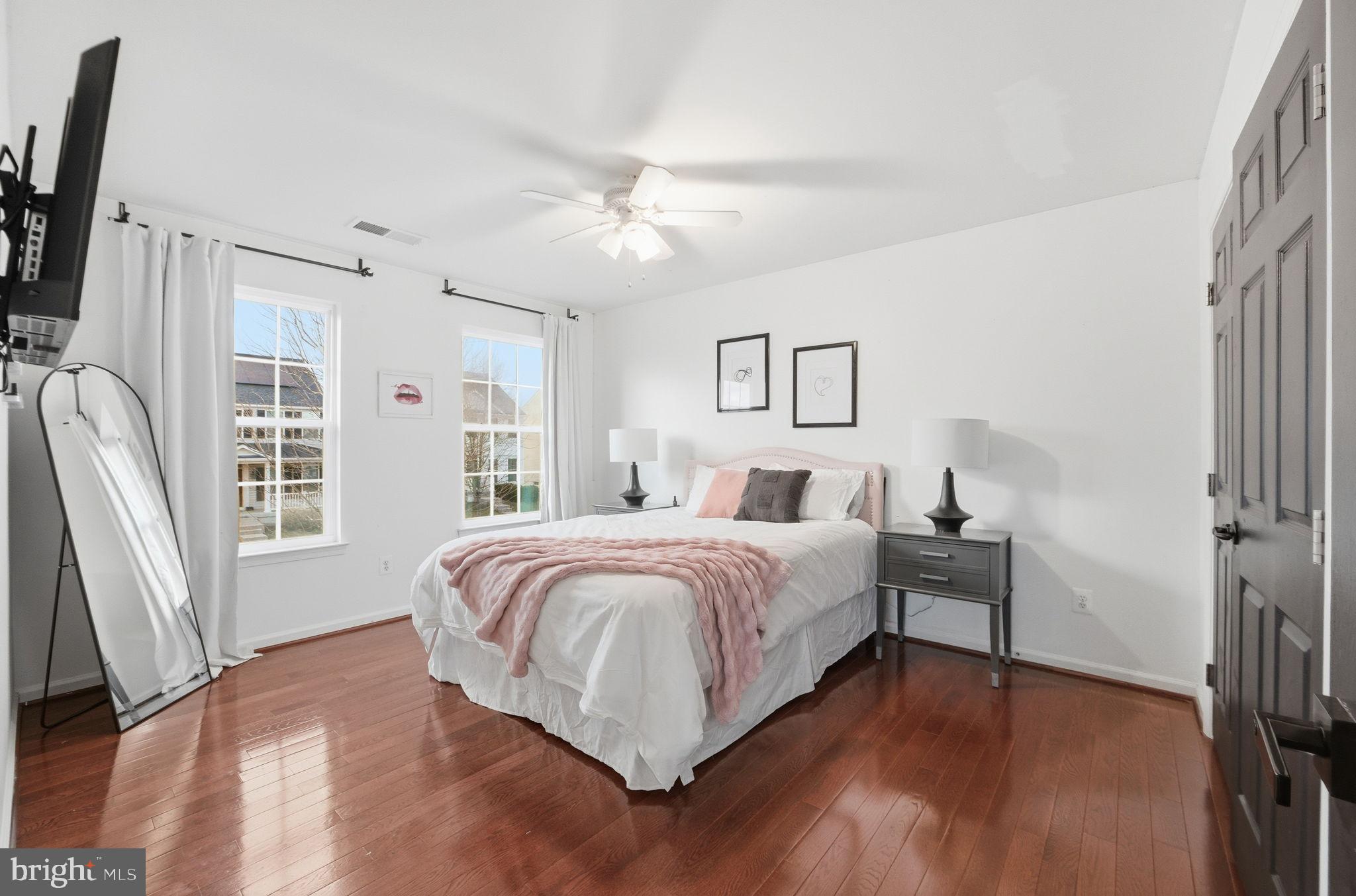 SOUTH RIDING - Residential