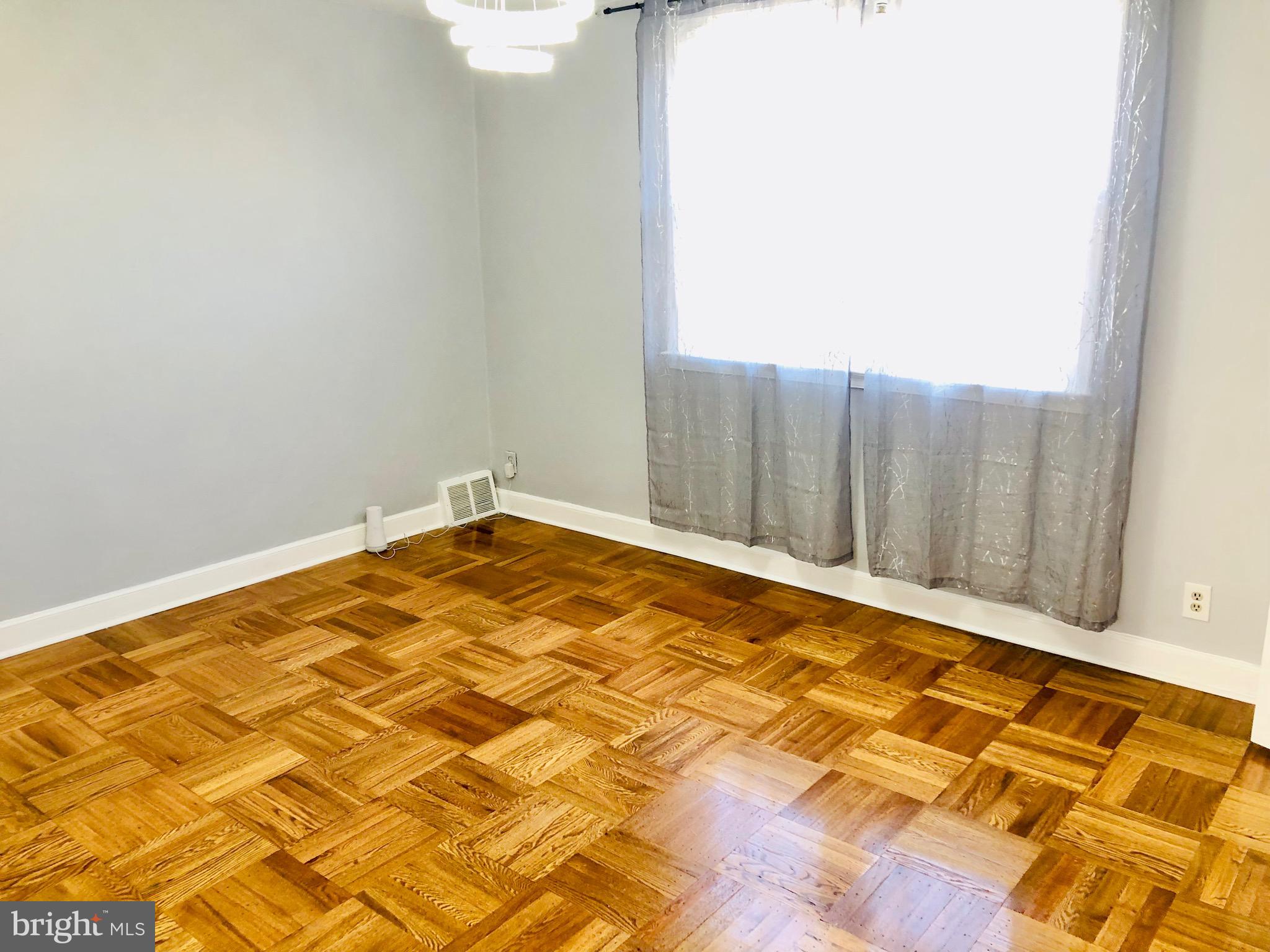 WEST OAK LANE - Residential