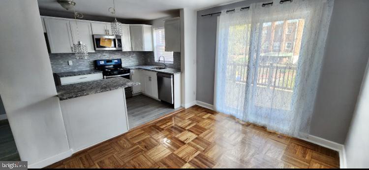 WEST OAK LANE - Residential