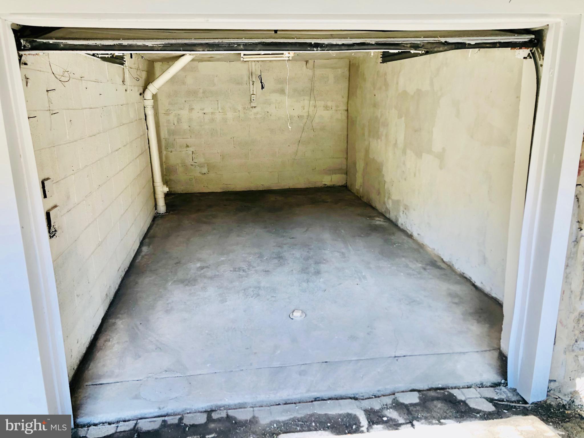 WEST OAK LANE - Residential