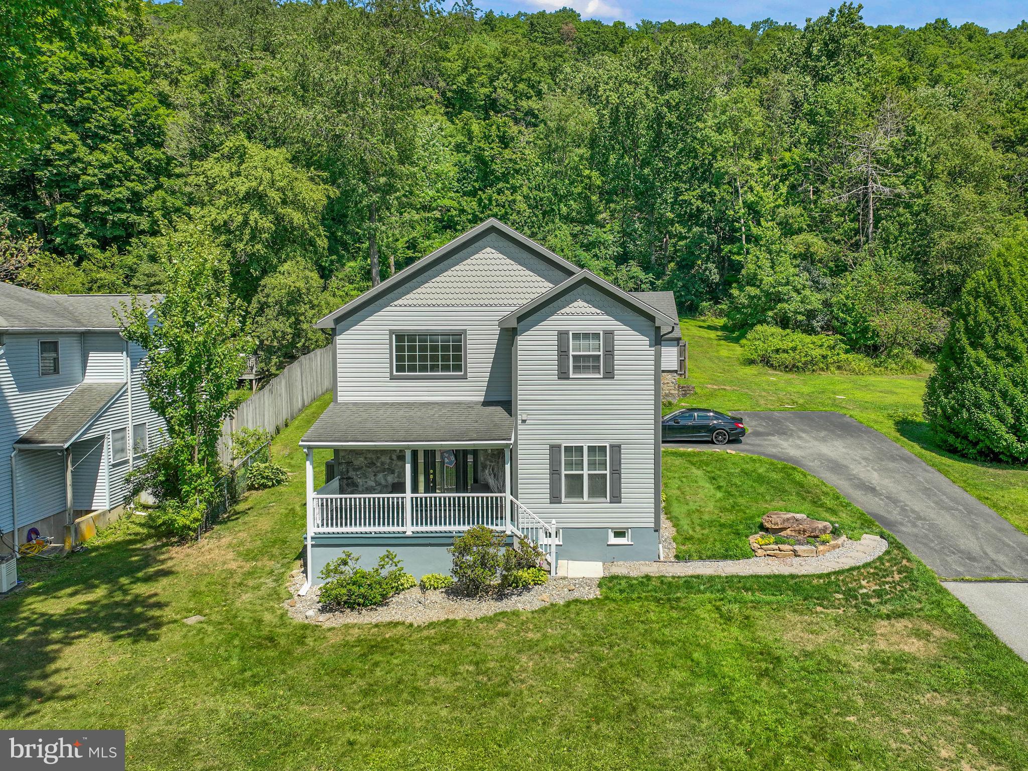 14 HILLSIDE ROAD