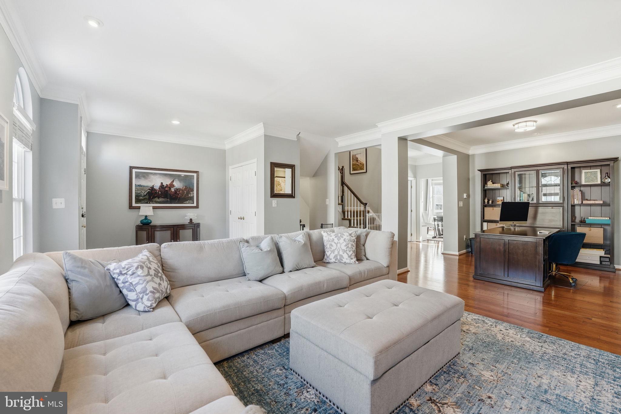 21480 TROWBRIDGE SQUARE