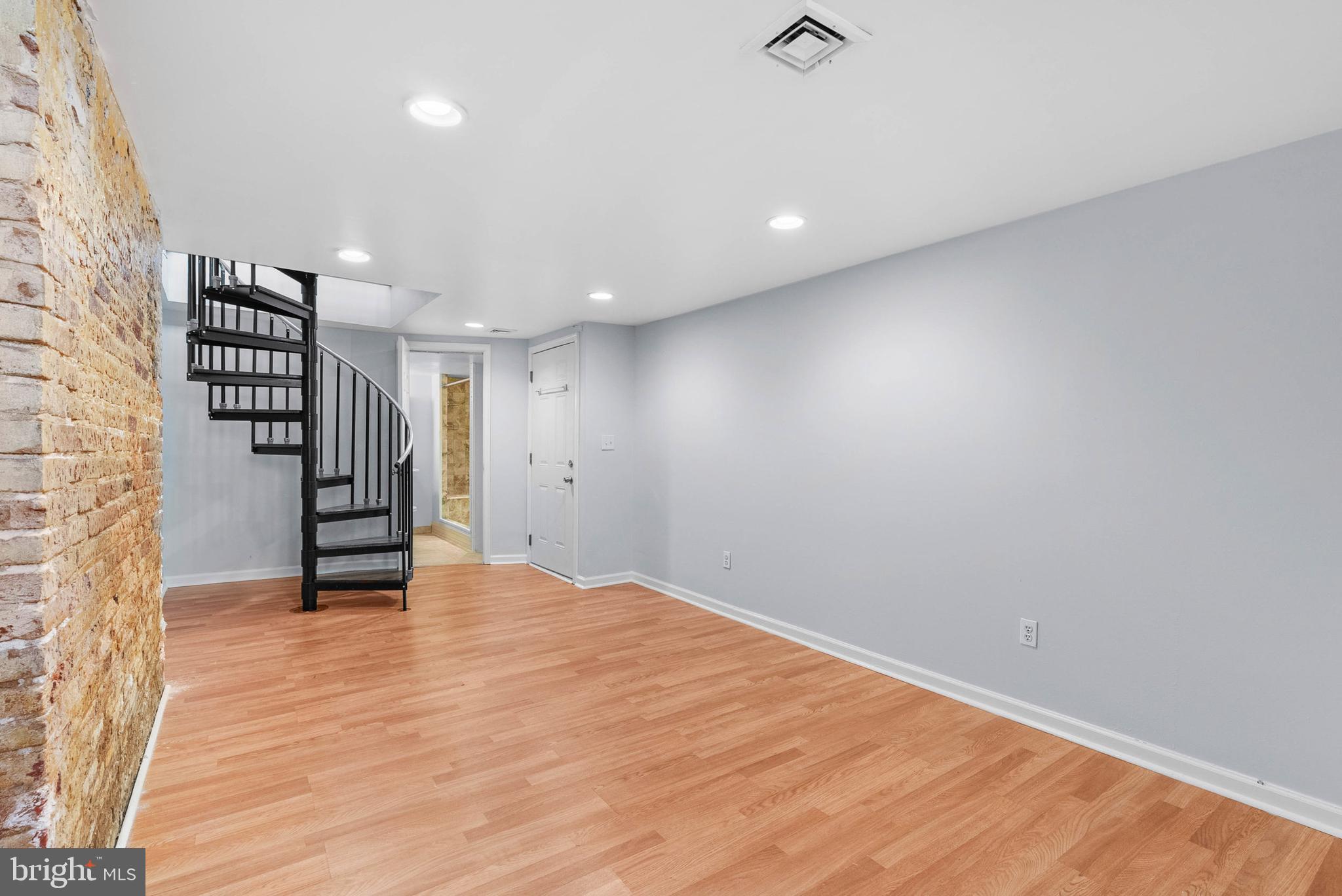 FAIRMOUNT - Residential Lease