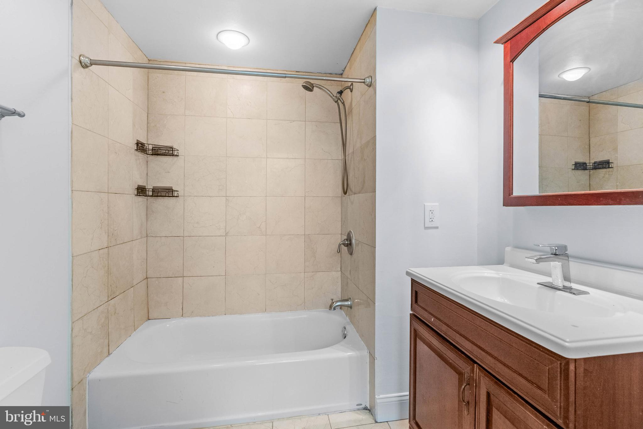 FAIRMOUNT - Residential Lease