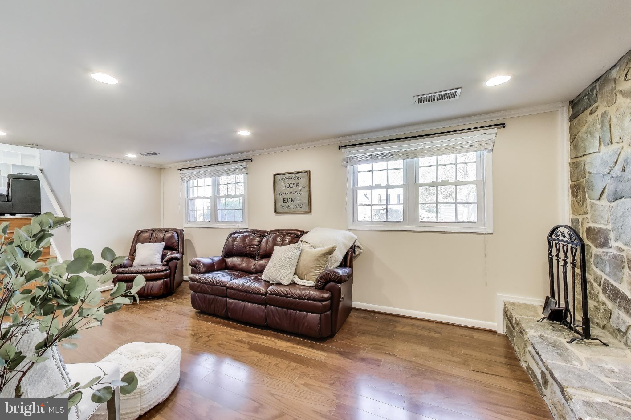 LAKE BRADDOCK - Residential