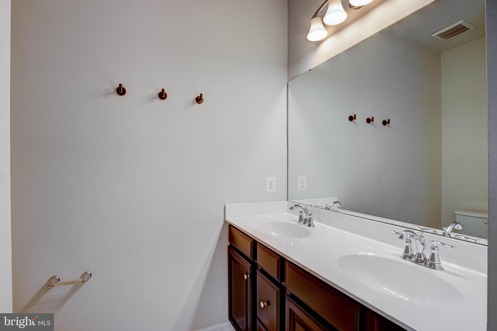 HIGHGATE VILLAGE - Residential Lease