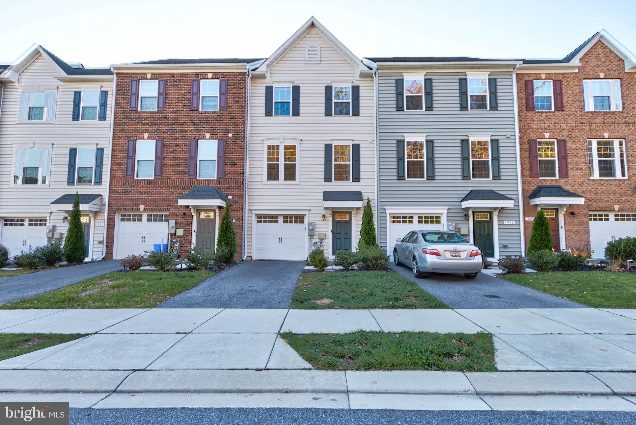 HIGHGATE VILLAGE - Residential Lease