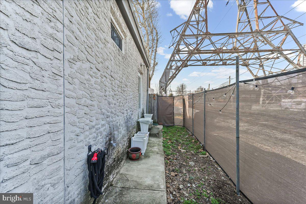 EAST FALLS - Residential