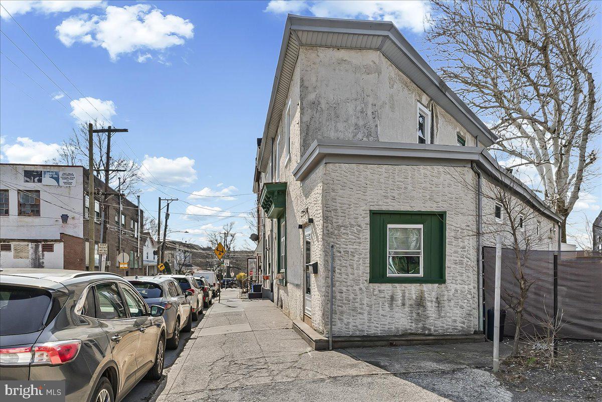 EAST FALLS - Residential