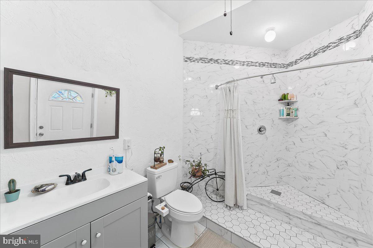 EAST FALLS - Residential