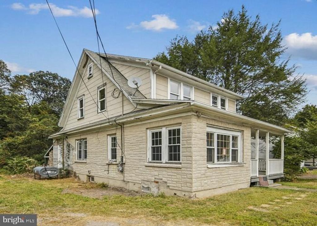 Photo of 609 Main Road, HUNLOCK CREEK, PA 18621 (MLS # PALU2002650)