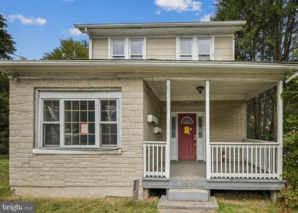 Photo of 609 Main Road, HUNLOCK CREEK, PA 18621 (MLS # PALU2002650)