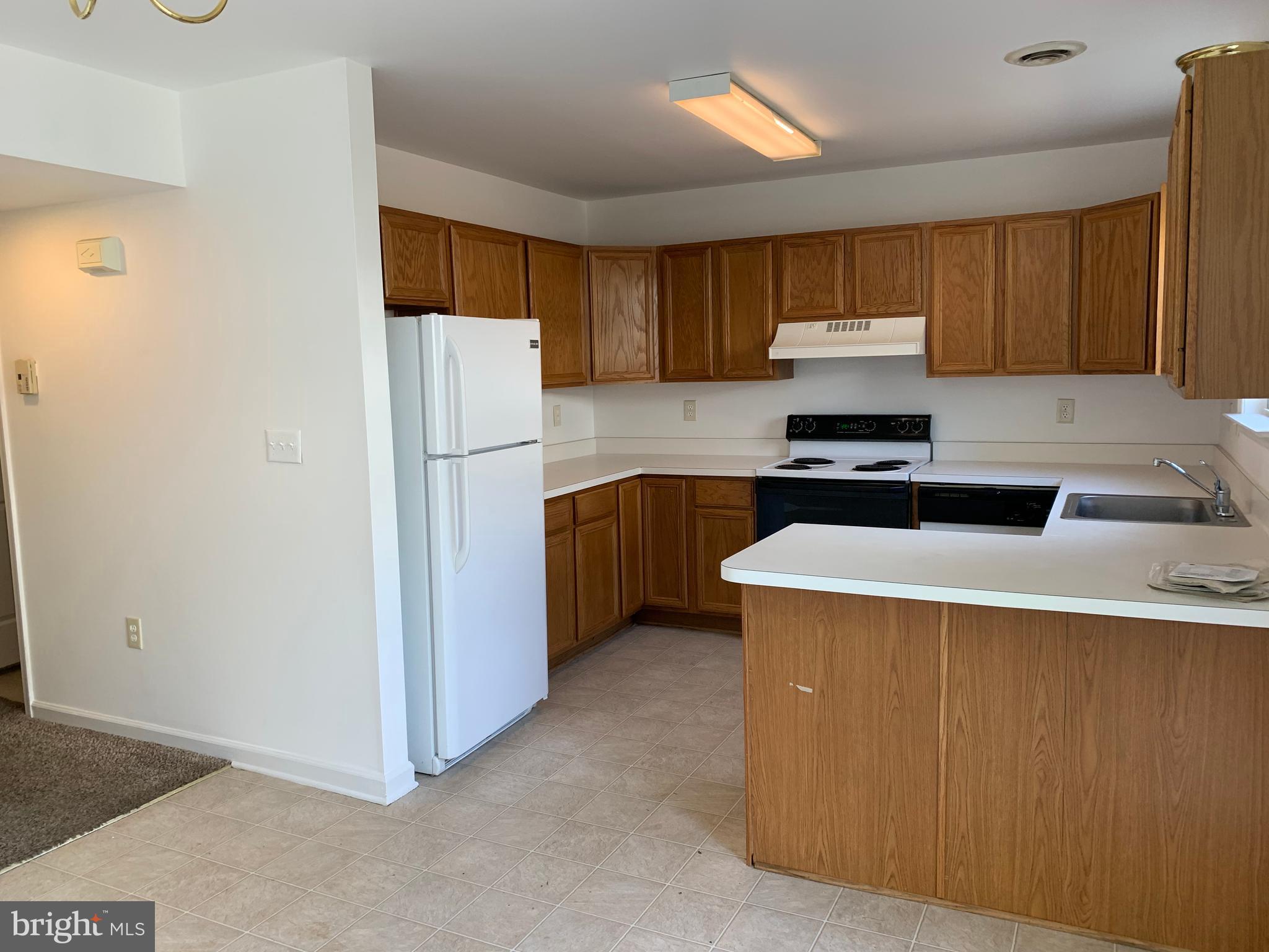 GEORGETOWN SQUARE - Residential Lease