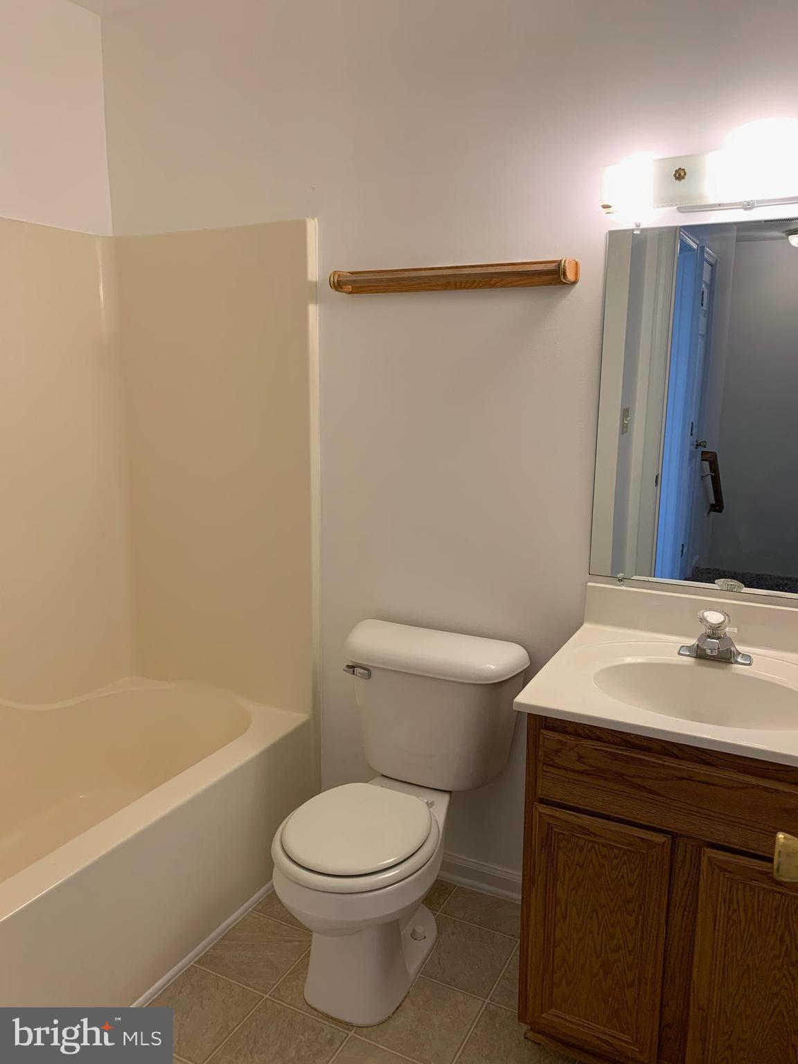 GEORGETOWN SQUARE - Residential Lease