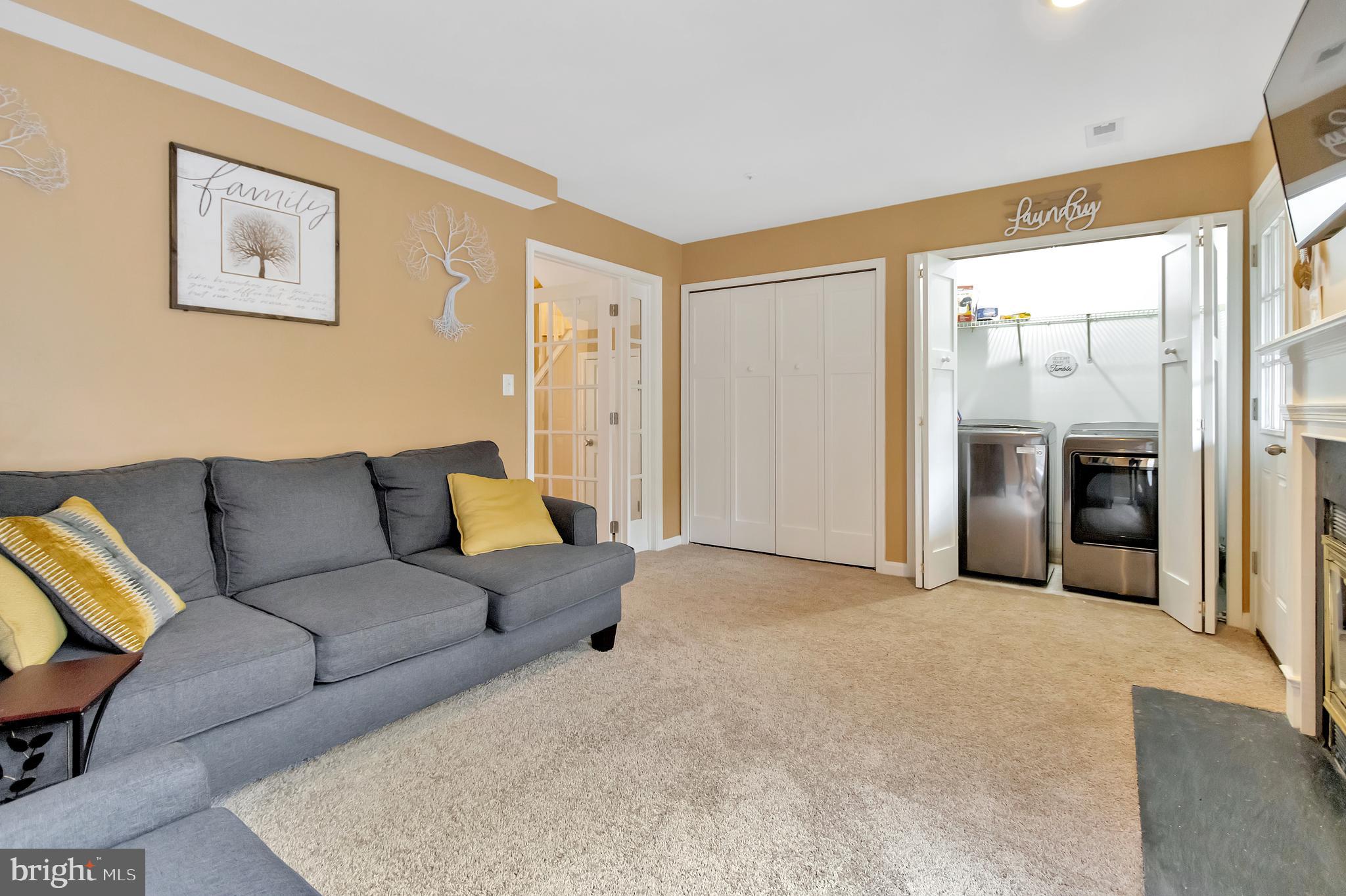 SEVEN OAKS - Residential