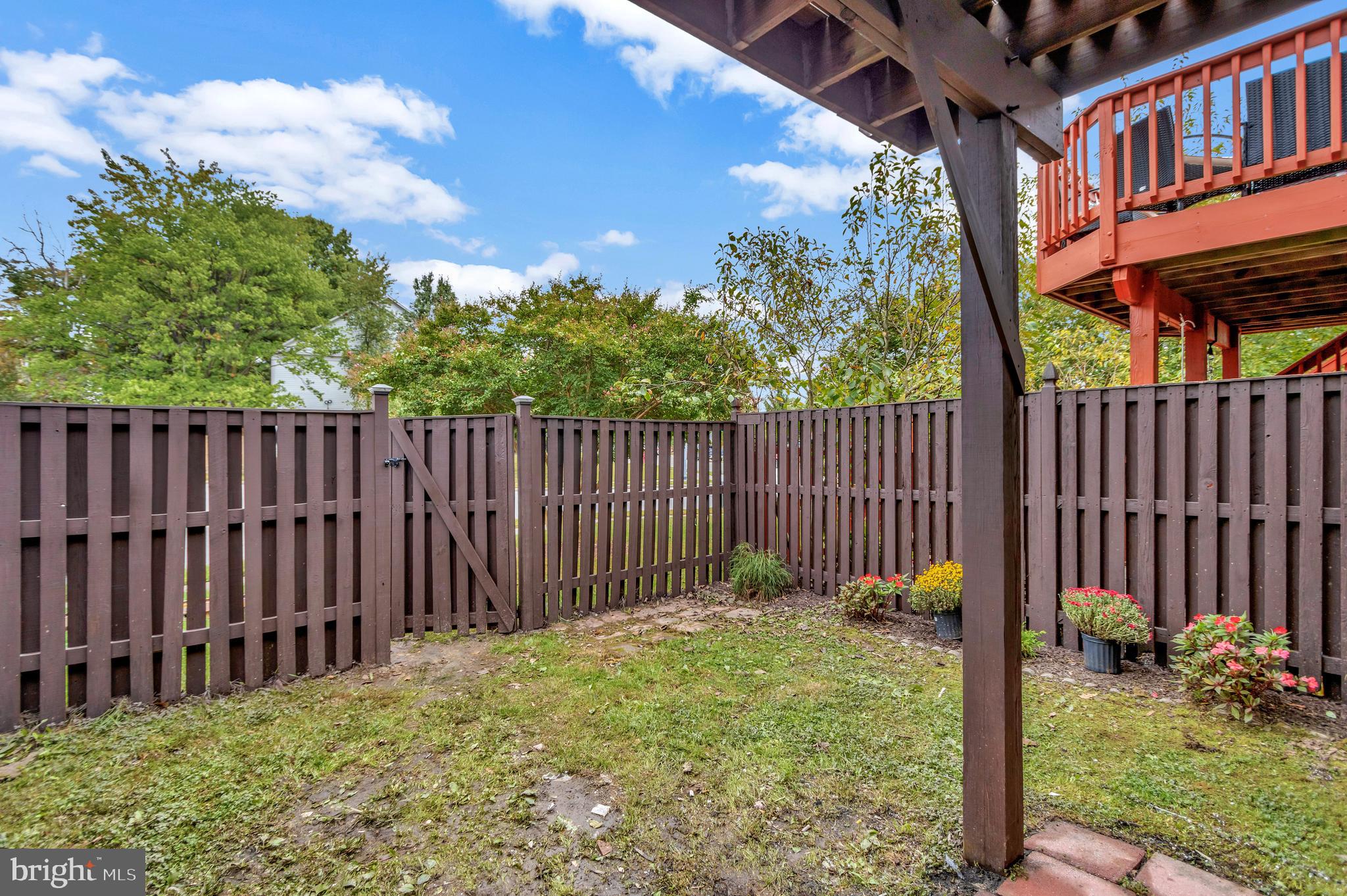 SEVEN OAKS - Residential