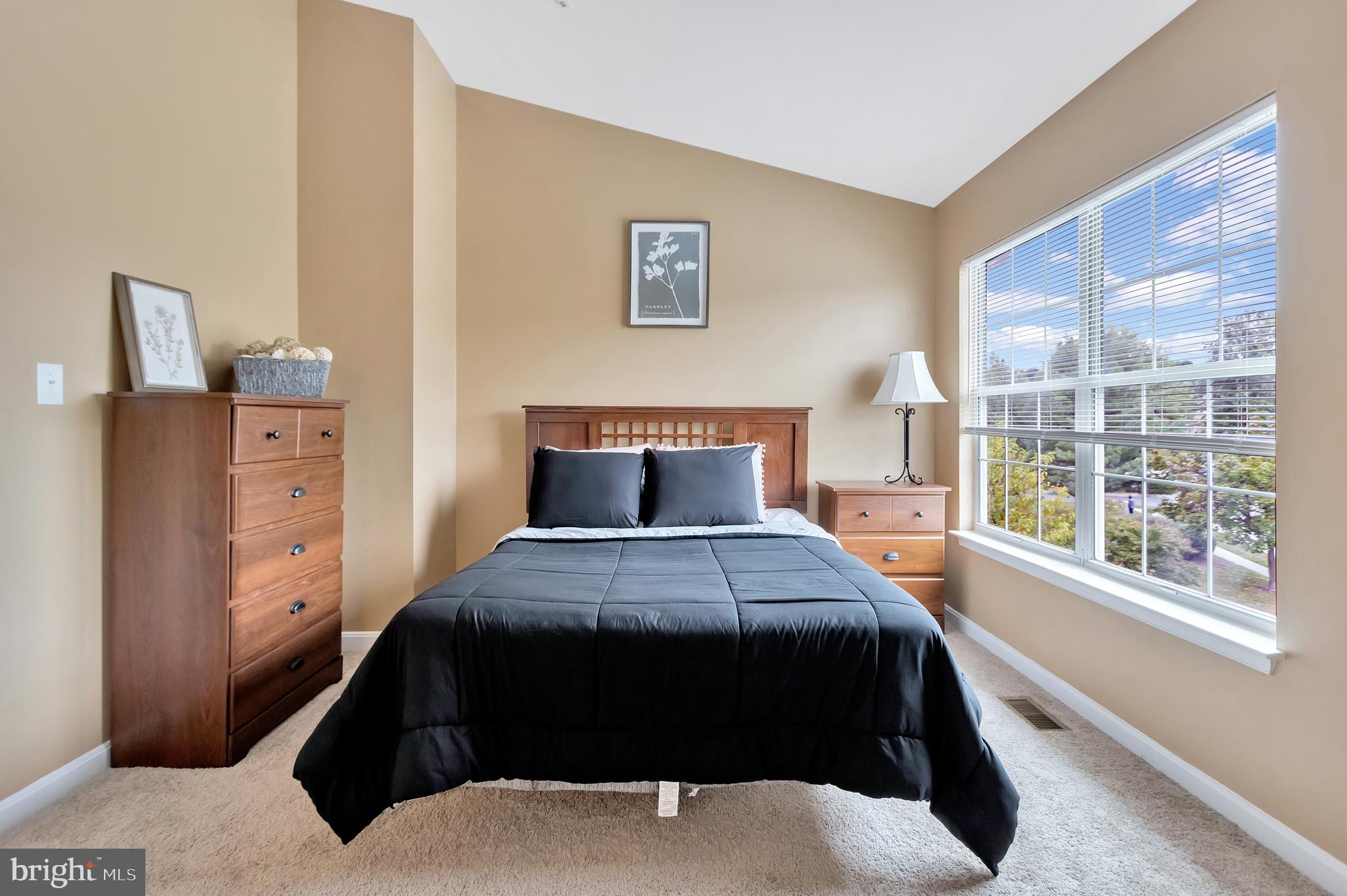 SEVEN OAKS - Residential