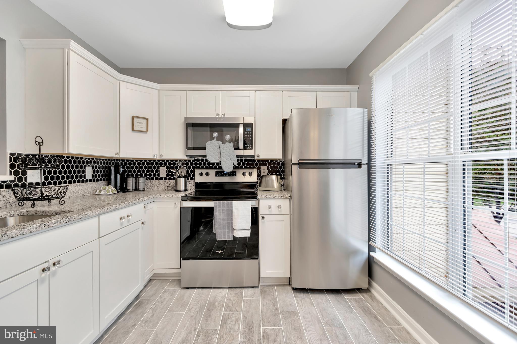 SEVEN OAKS - Residential