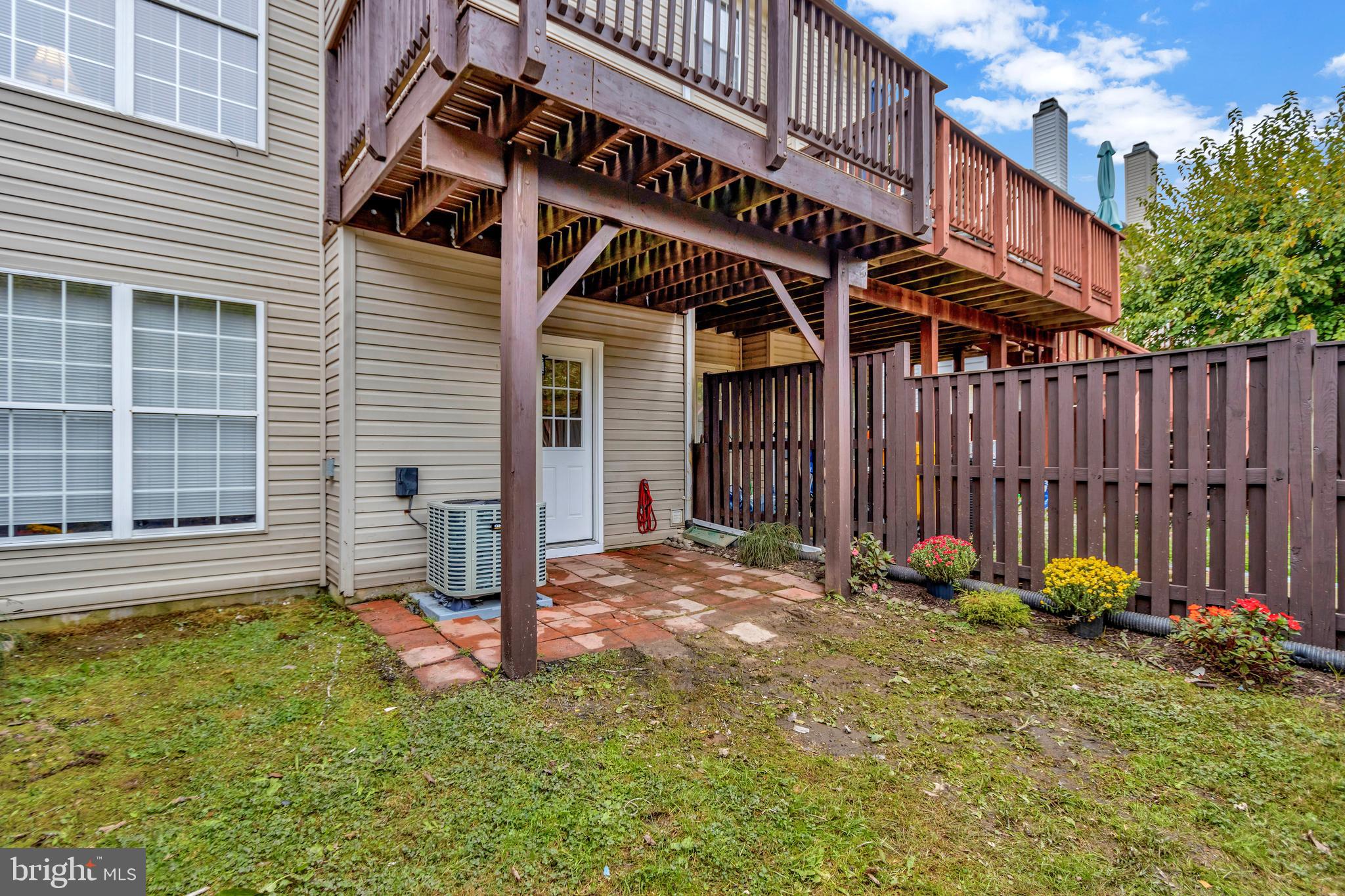 SEVEN OAKS - Residential