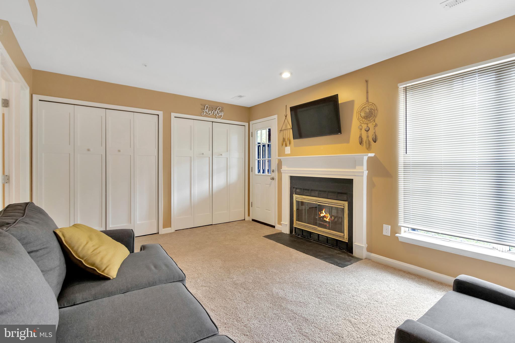 SEVEN OAKS - Residential