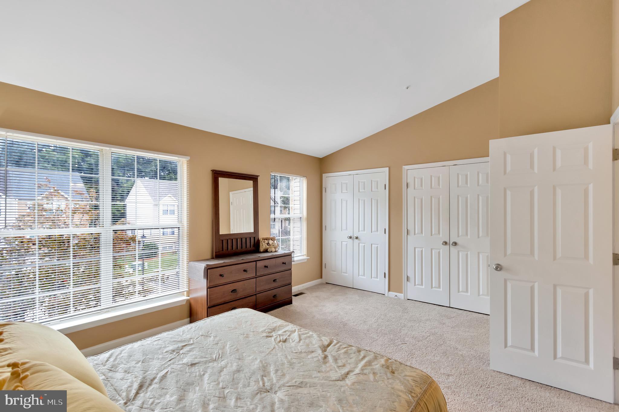 SEVEN OAKS - Residential