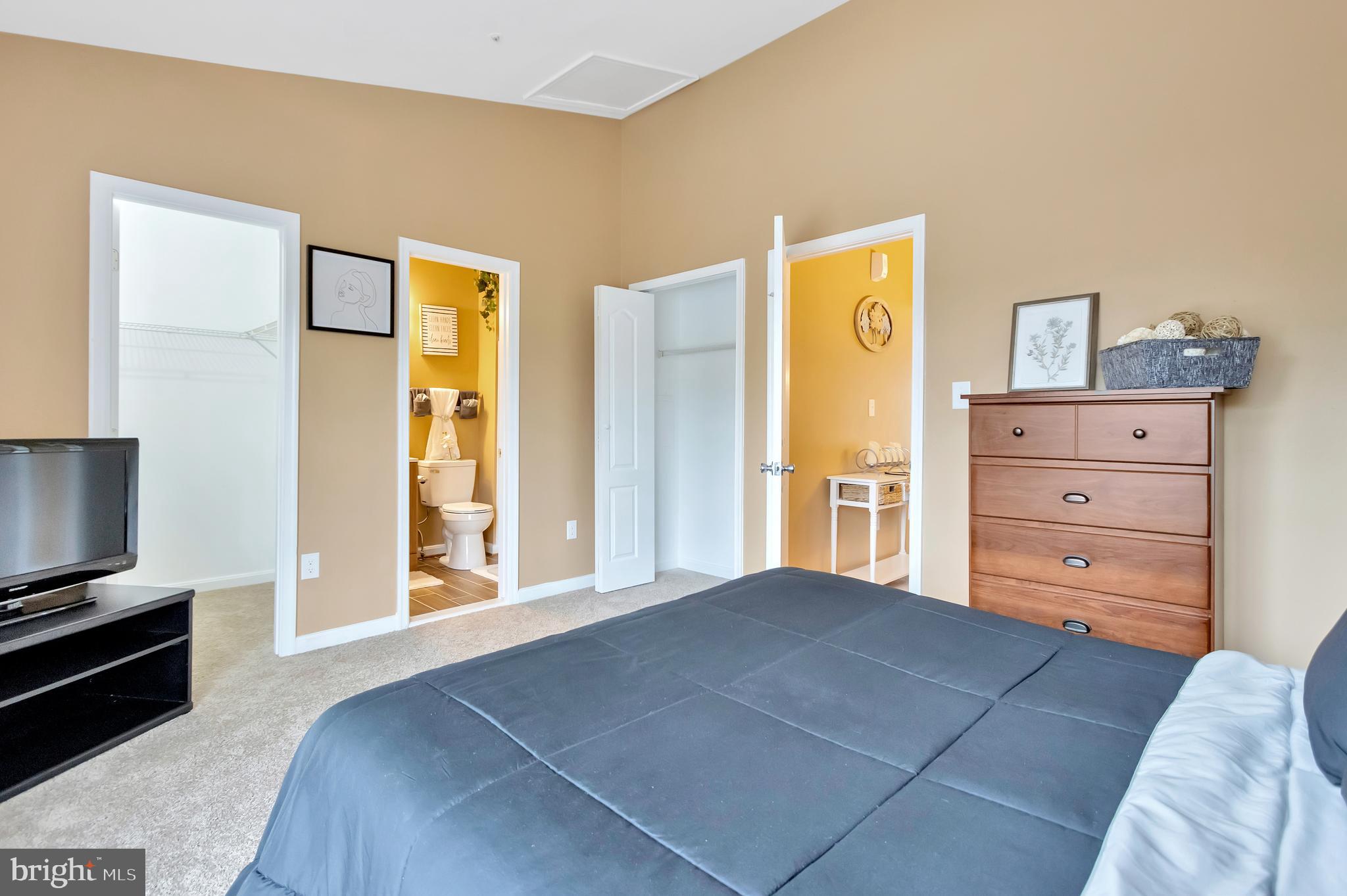 SEVEN OAKS - Residential