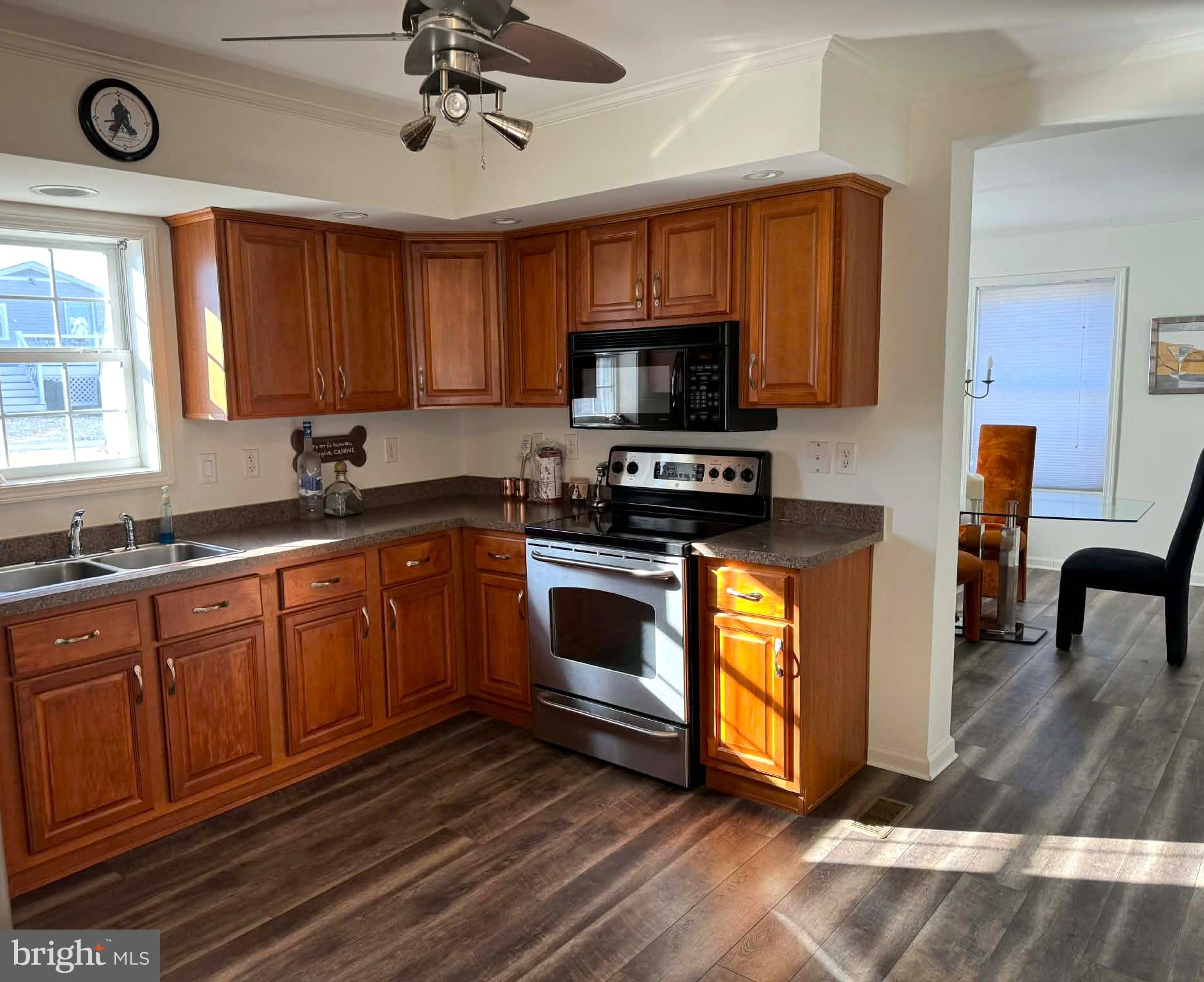 CRYSTAL BEACH MANOR - Residential