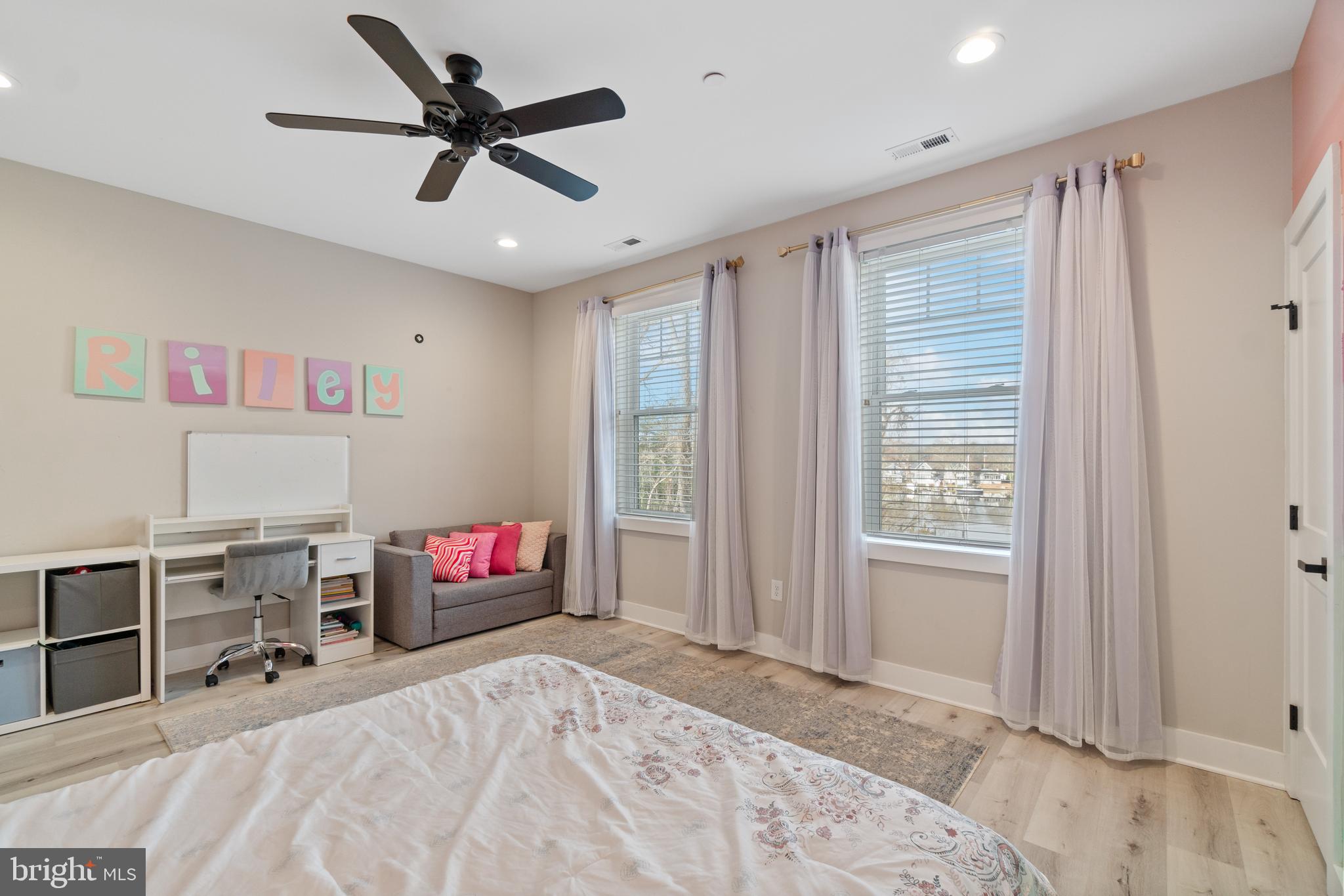 LAUREL ACRES - Residential