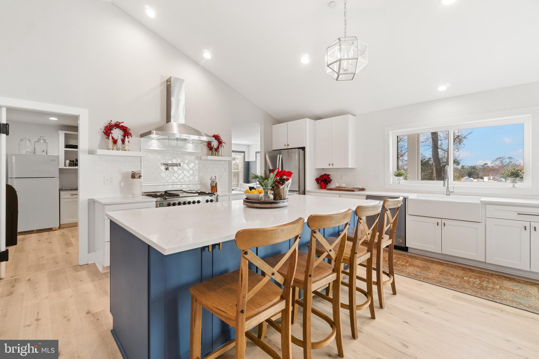 LAUREL ACRES - Residential