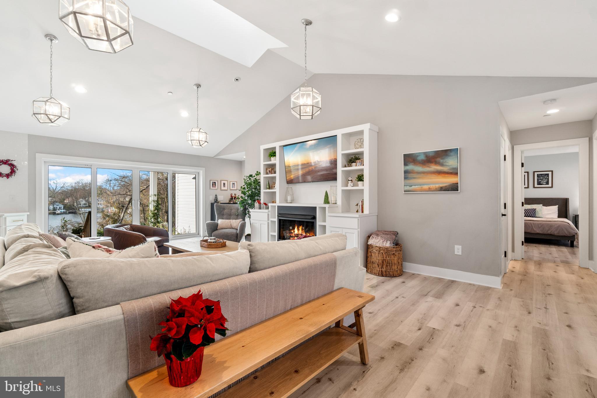 LAUREL ACRES - Residential