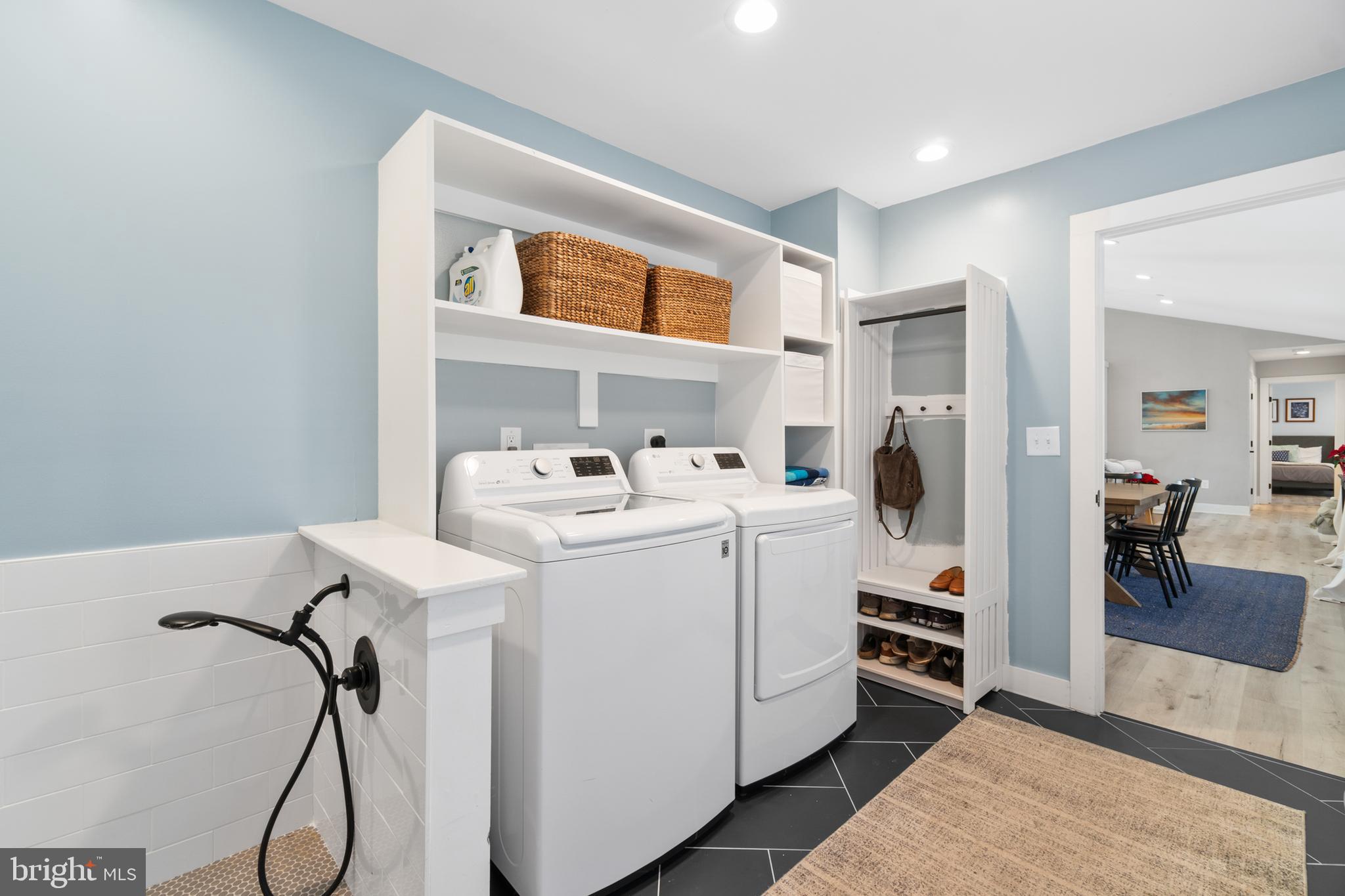 LAUREL ACRES - Residential