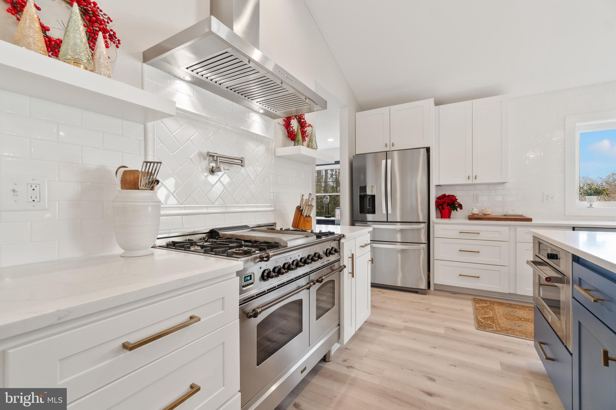 LAUREL ACRES - Residential