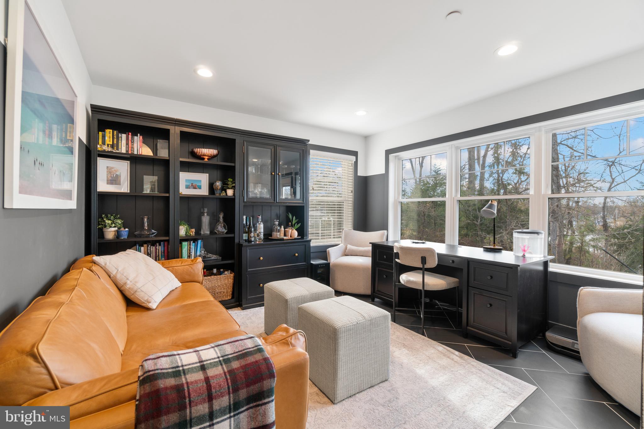 LAUREL ACRES - Residential