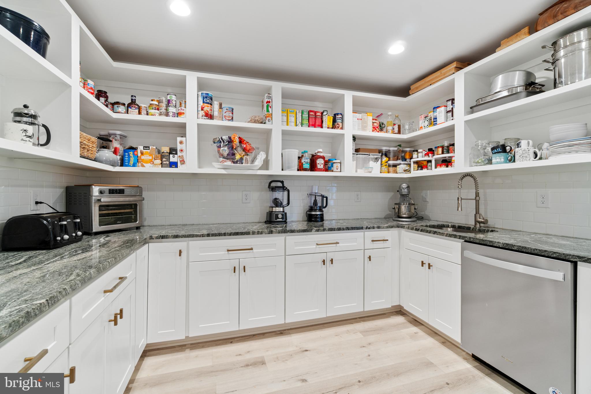 LAUREL ACRES - Residential