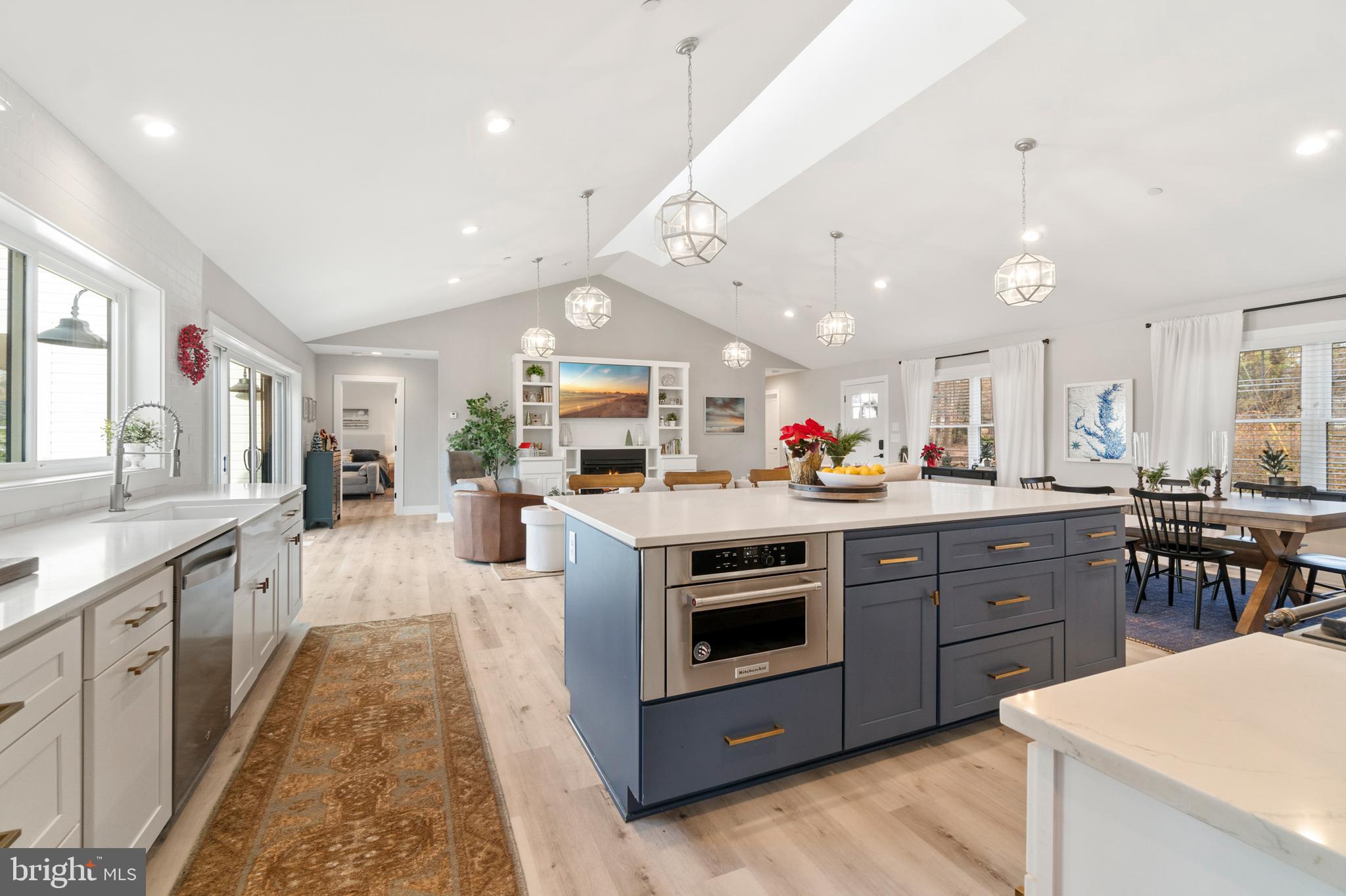 LAUREL ACRES - Residential