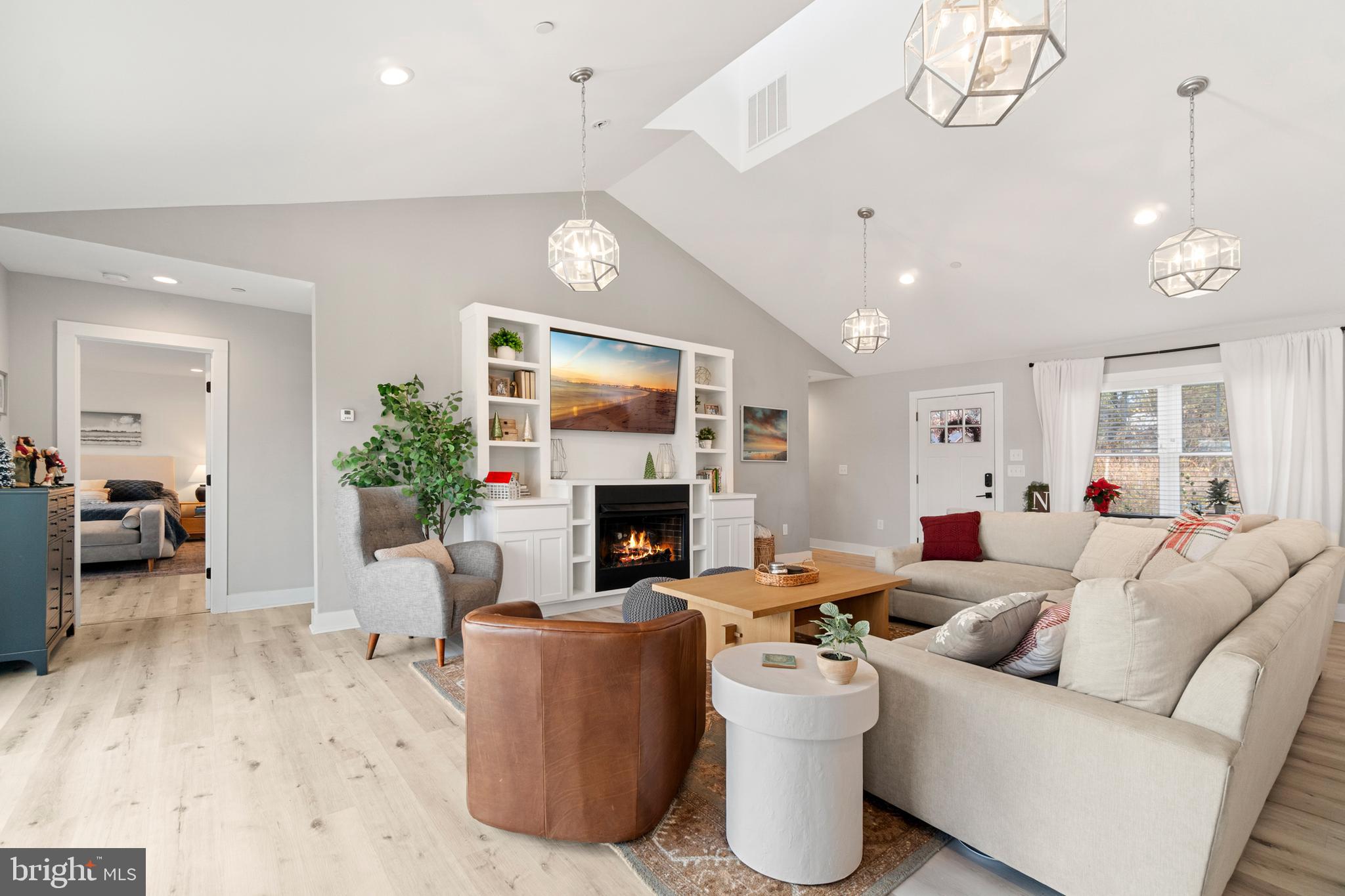 LAUREL ACRES - Residential