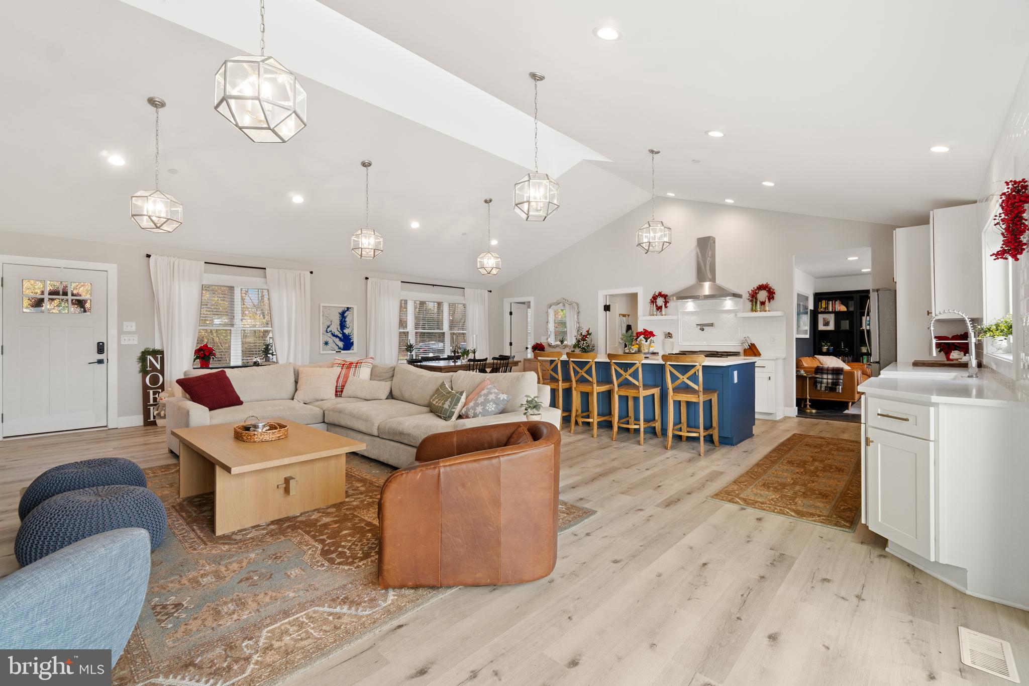 LAUREL ACRES - Residential