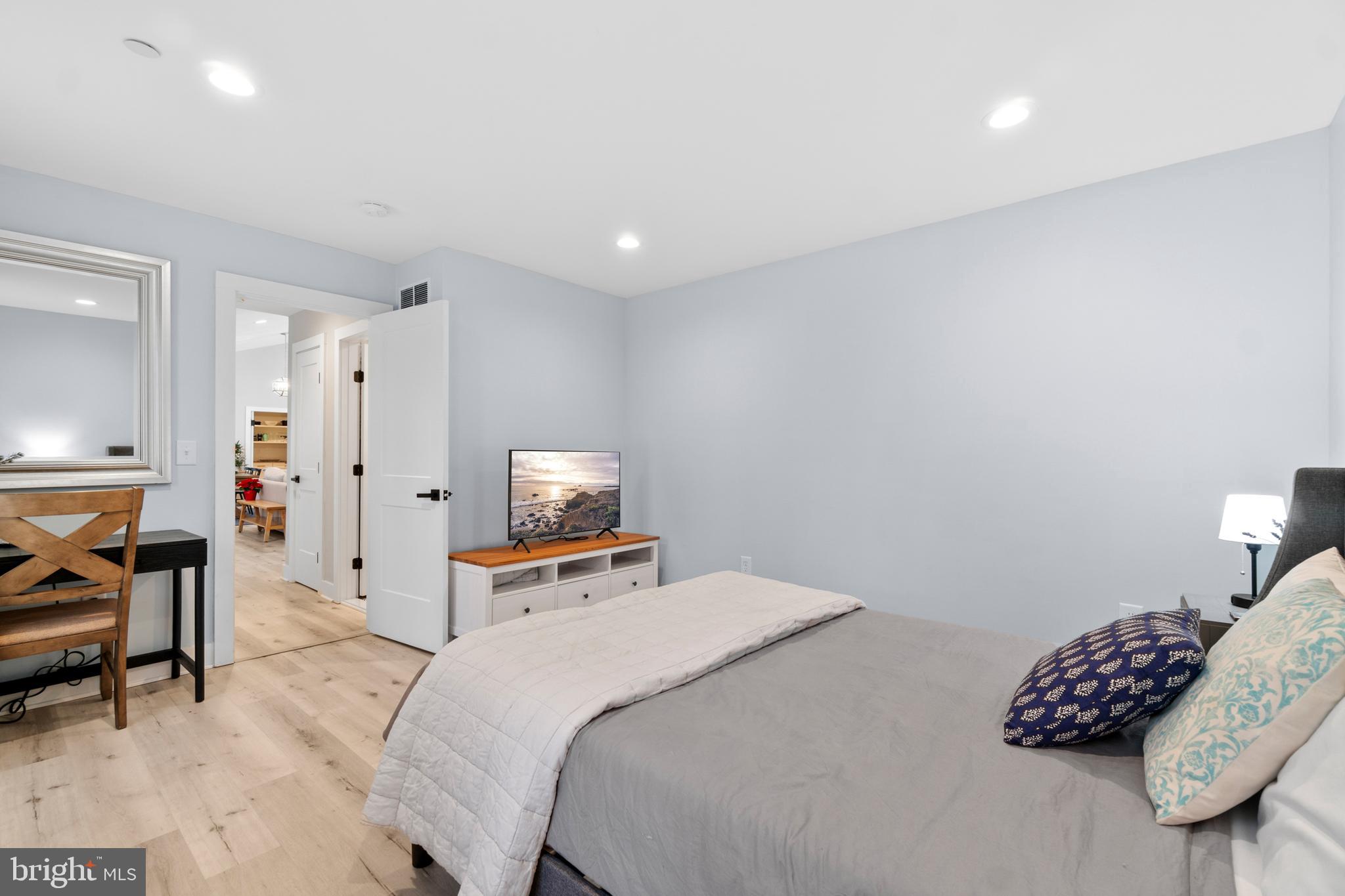 LAUREL ACRES - Residential