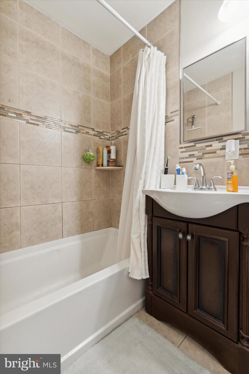 WISSAHICKON HILLS - Residential Lease