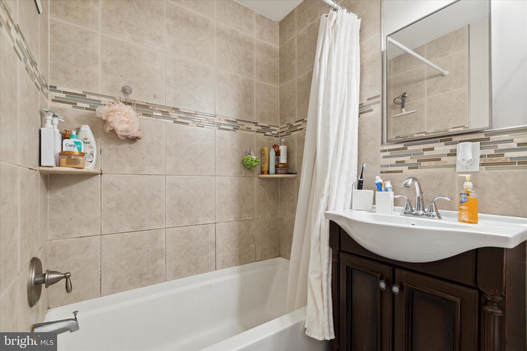 WISSAHICKON HILLS - Residential Lease