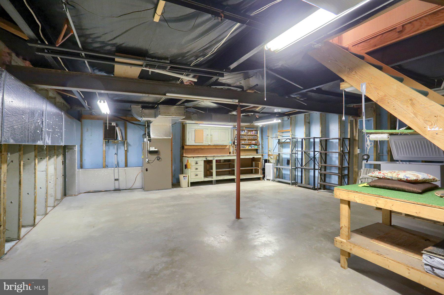 PARKSIDE MANOR - Residential