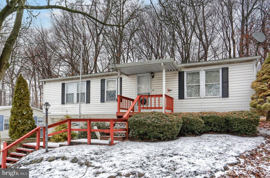 Photo of 8 - L 20 Stacey Court, STEVENS, PA 17578 (MLS # PALA2063842)