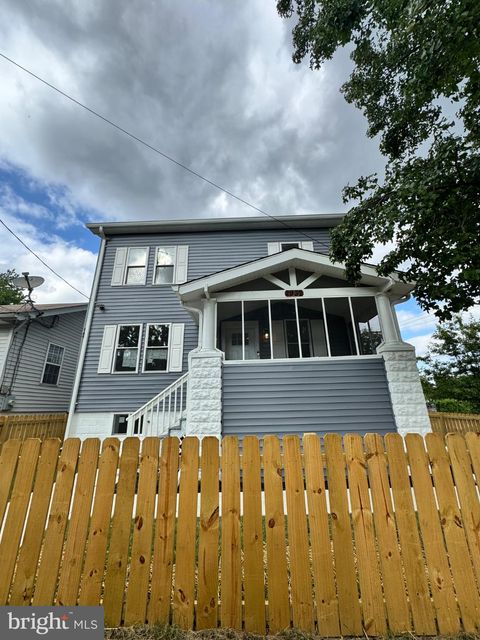 2932 YOST PLACE NE WASHINGTON DC 20018